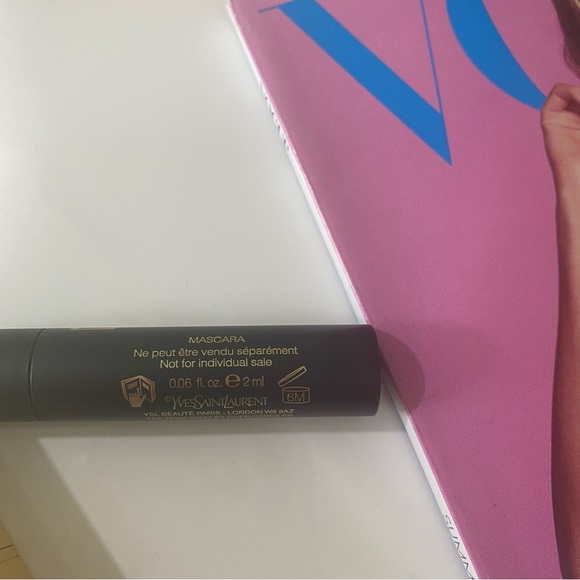 YVES SAINT LAURENT YSL Lash Clash Extreme Volume Mini Mascara .06oz/2mL - Picture 2 of 2